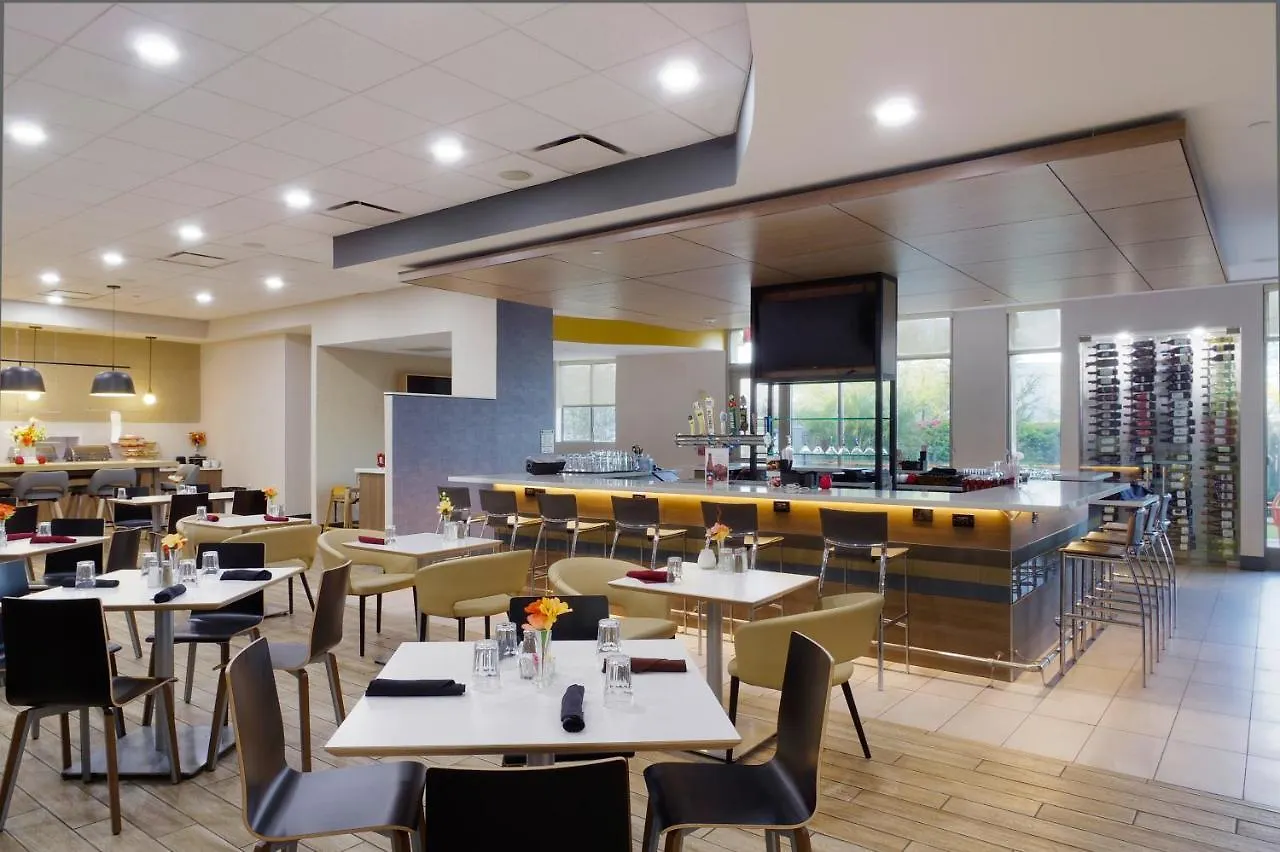 Holiday Inn & Suites Phoenix Airport By Ihg Hotel